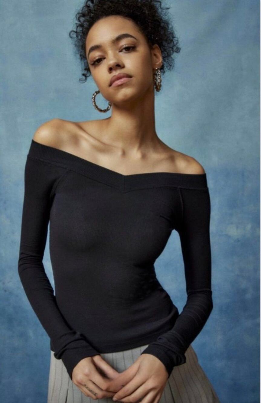 NWOT BDG Urban Outfitters Black Shannen V-Neck Ribbed Long Sleeve Top Size Large